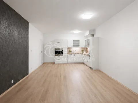 Pronájem bytu 2+kk, Praha - Střížkov, Makedonská, 56 m2