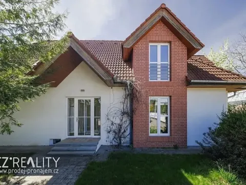 Prodej vily, Praha - Lipence, Na Bambouzku, 300 m2