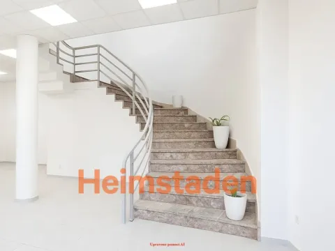 Pronájem kanceláře, Havířov - Město, nám. Republiky, 376 m2