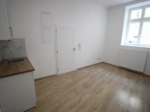 Pronájem kanceláře, Praha - Nusle, Mojmírova, 14 m2