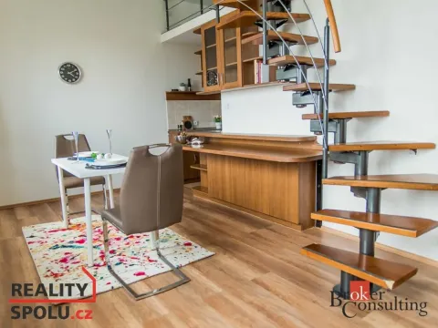 Prodej bytu 2+kk, Šestajovice, Komenského, 69 m2