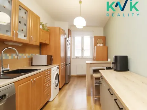 Prodej bytu 3+1, Karlovy Vary, I. P. Pavlova, 83 m2