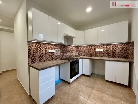 Pronájem bytu 3+1, Karlovy Vary - Rybáře, Šmeralova, 73 m2