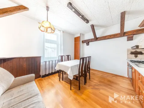 Prodej bytu 2+1, Karlovy Vary, Vítězná, 70 m2