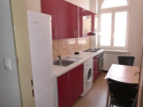 Pronájem bytu 2+1, Praha - Žižkov, Orebitská, 40 m2