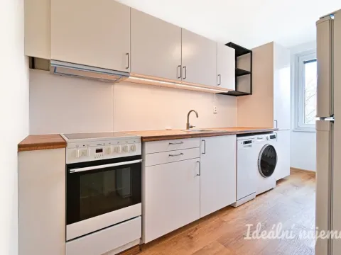 Pronájem bytu 3+1, Brno - Židenice, Čejkovická, 65 m2