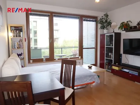 Pronájem bytu 1+kk, Praha - Hloubětín, Nepelova, 30 m2