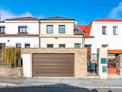 Prodej rodinného domu, Praha - Kobylisy, Sedlecká, 200 m2