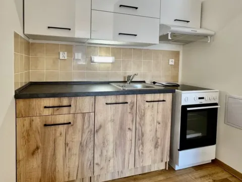 Pronájem bytu 2+kk, Jince, Zborovská, 45 m2