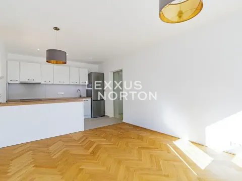 Pronájem bytu 3+kk, Praha - Břevnov, Na Petřinách, 71 m2