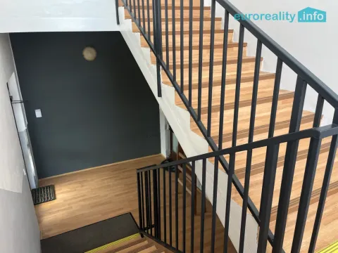 Pronájem kanceláře, Mariánské Lázně, třída Vítězství, 400 m2