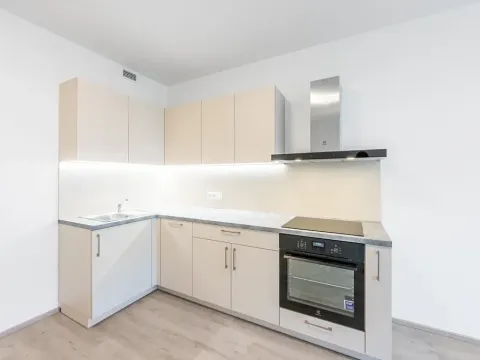 Pronájem bytu 1+kk, Praha, Českomoravská, 35 m2