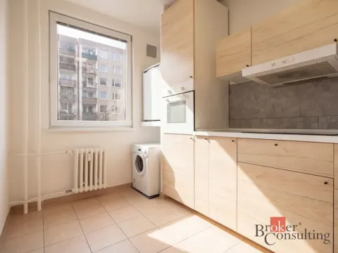 Pronájem bytu 1+1, Praha - Hlubočepy, Lamačova, 32 m2