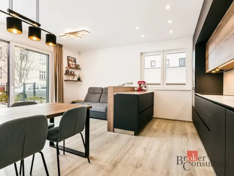 Prodej bytu 3+kk, Hronov, Husova, 70 m2