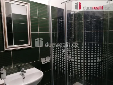 Pronájem bytu 1+kk, Praha - Kobylisy, Zenklova, 20 m2