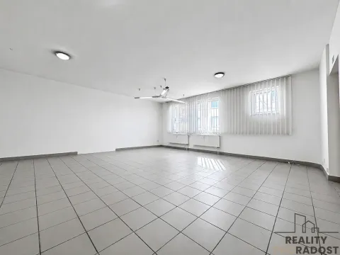 Pronájem kanceláře, Hodonín, Národní třída, 52 m2