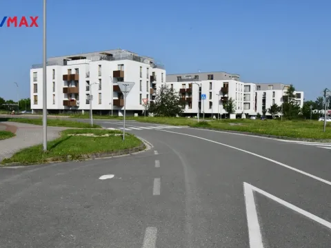Pronájem bytu 1+kk, Hradec Králové - Třebeš, Svatojánská, 30 m2