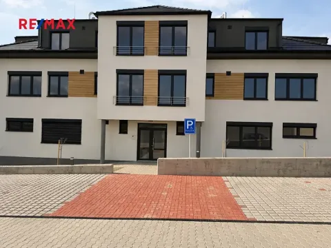 Pronájem bytu 2+kk, Hovorany, 48 m2