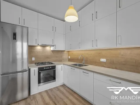 Pronájem bytu 2+kk, Praha - Kobylisy, Kobyliské náměstí, 56 m2