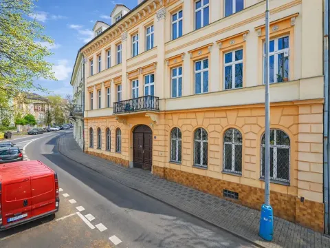 Prodej bytu 3+1, Teplice, U Hadích lázní, 73 m2