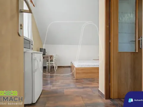 Pronájem bytu 1+kk, Uherské Hradiště, Velehradská třída, 25 m2