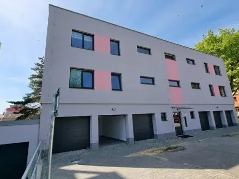 Pronájem garáže, Jihlava, U Cihelny, 16 m2