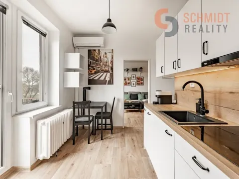 Prodej bytu 2+1, Břeclav, Růžičkova, 52 m2