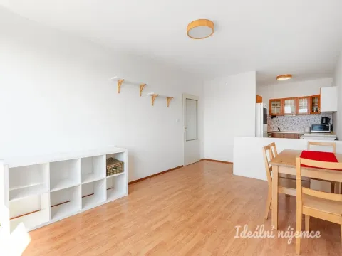 Pronájem bytu 2+kk, Praha, Boloňská, 42 m2