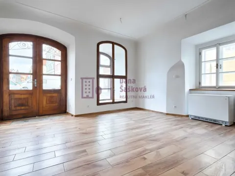 Pronájem restaurace, Jindřichův Hradec - Jindřichův Hradec I, nám. Míru, 50 m2