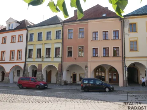 Pronájem bytu 1+kk, Hradec Králové, Malé náměstí, 42 m2