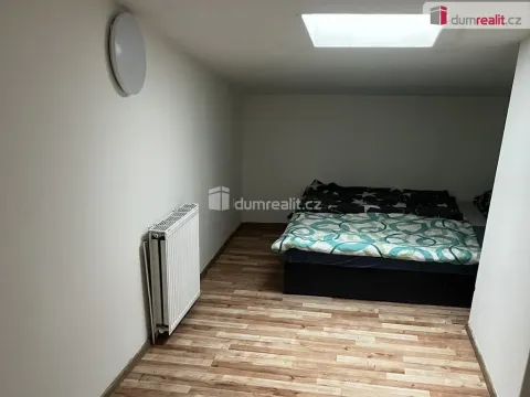 Pronájem atypického bytu, Praha - Běchovice, Podnikatelská, 14 m2