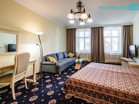 Pronájem bytu 2+1, Karlovy Vary, Libušina, 65 m2