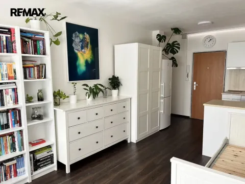 Pronájem bytu 2+kk, Praha - Krč, Hurbanova, 36 m2