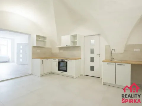 Pronájem bytu 2+1, Moravská Třebová - Město, nám. T. G. Masaryka, 78 m2