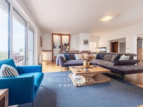 Pronájem rodinného domu, Popovičky, Na Skalce, 271 m2