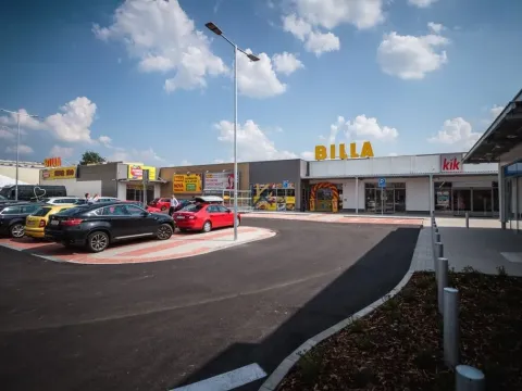 Pronájem obchodního prostoru, Praha - Vysočany, Poděbradská, 151 m2