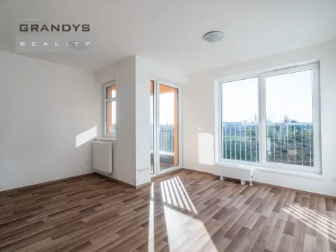 Prodej bytu 1+kk, Praha - Uhříněves, Oty Bubeníčka, 32 m2