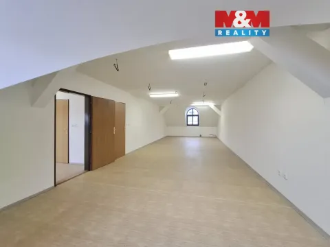 Pronájem obchodního prostoru, Chodov, Staroměstská, 220 m2