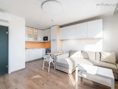 Pronájem bytu 2+kk, Praha - Hlubočepy, Lamačova, 32 m2