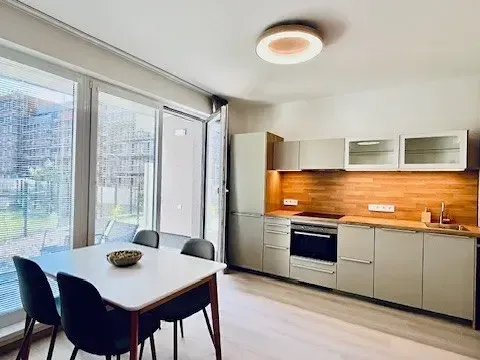 Pronájem bytu 1+kk, Praha - Vysočany, Gerstelova, 41 m2
