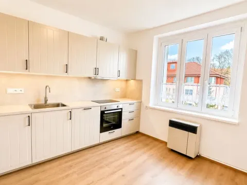 Prodej bytu 2+1, Cheb, Májová, 63 m2