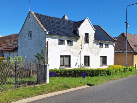 Prodej rodinného domu, Nepomyšl, 349 m2