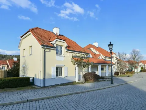Pronájem vily, Praha - Nebušice, K parku, 197 m2