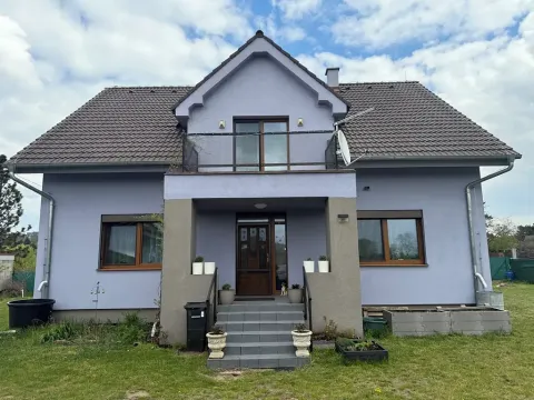 Prodej vícegeneračního domu, Kly, 200 m2