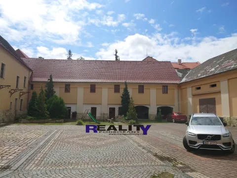 Pronájem bytu 1+kk, Žatec, třída Obránců míru, 40 m2