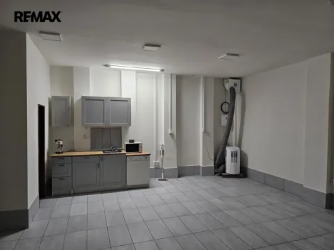 Pronájem obchodního prostoru, Praha - Žižkov, Vlkova, 50 m2