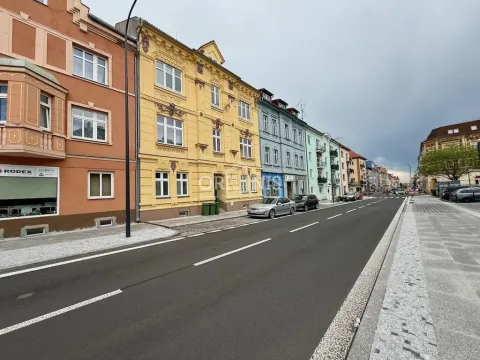 Pronájem bytu 1+1, Chomutov, Školní, 41 m2