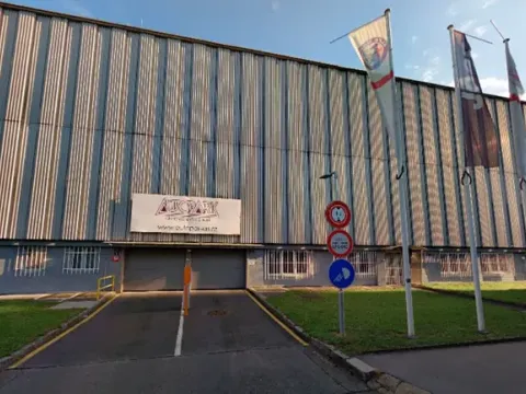 Pronájem garážového stání, Praha, Milevská, 14 m2