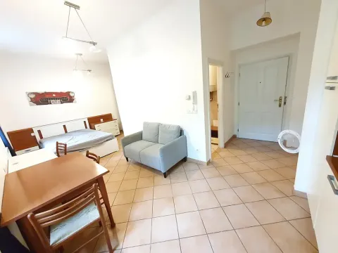 Pronájem bytu 1+kk, Praha - Smíchov, Plzeňská, 27 m2
