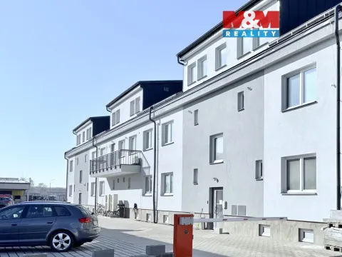 Pronájem bytu 1+kk, Pardubice - Semtín, 35 m2